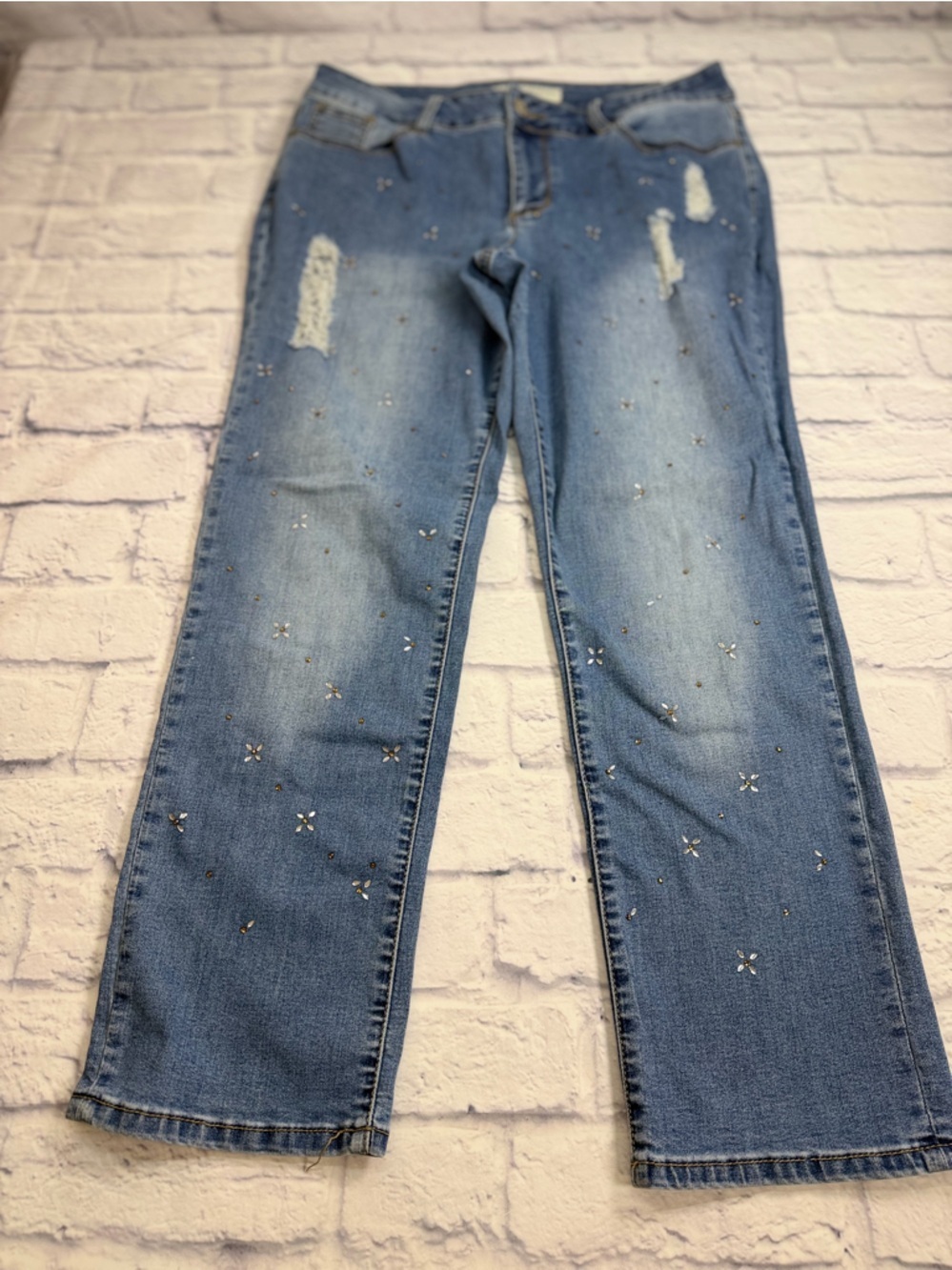 Cato Embellished Straight-Leg Women’s Jeans w/ Stretch. Size 14.